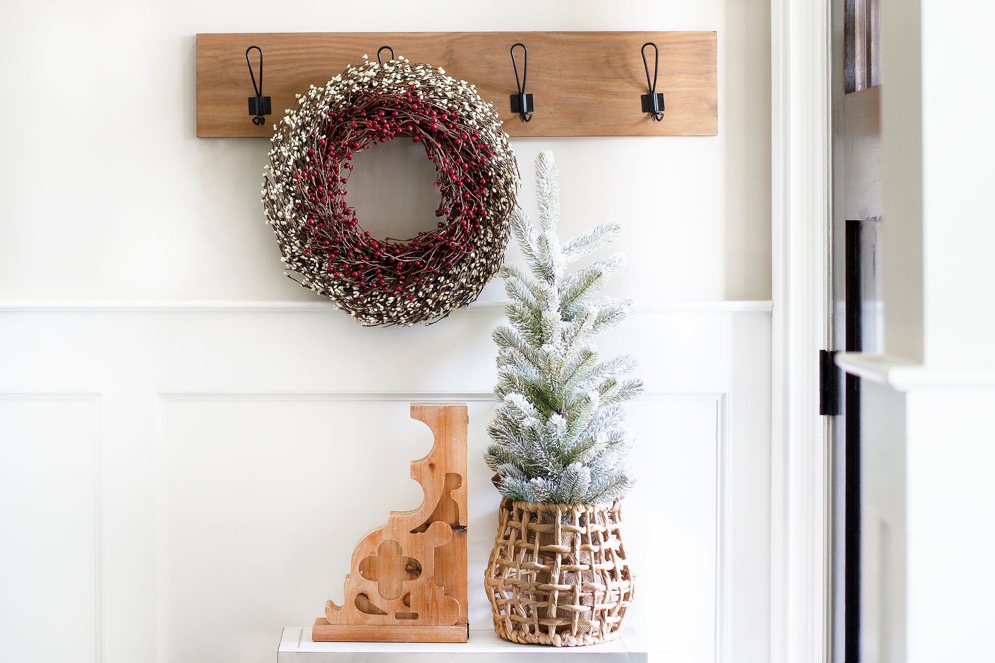 Red and cream berry wreath