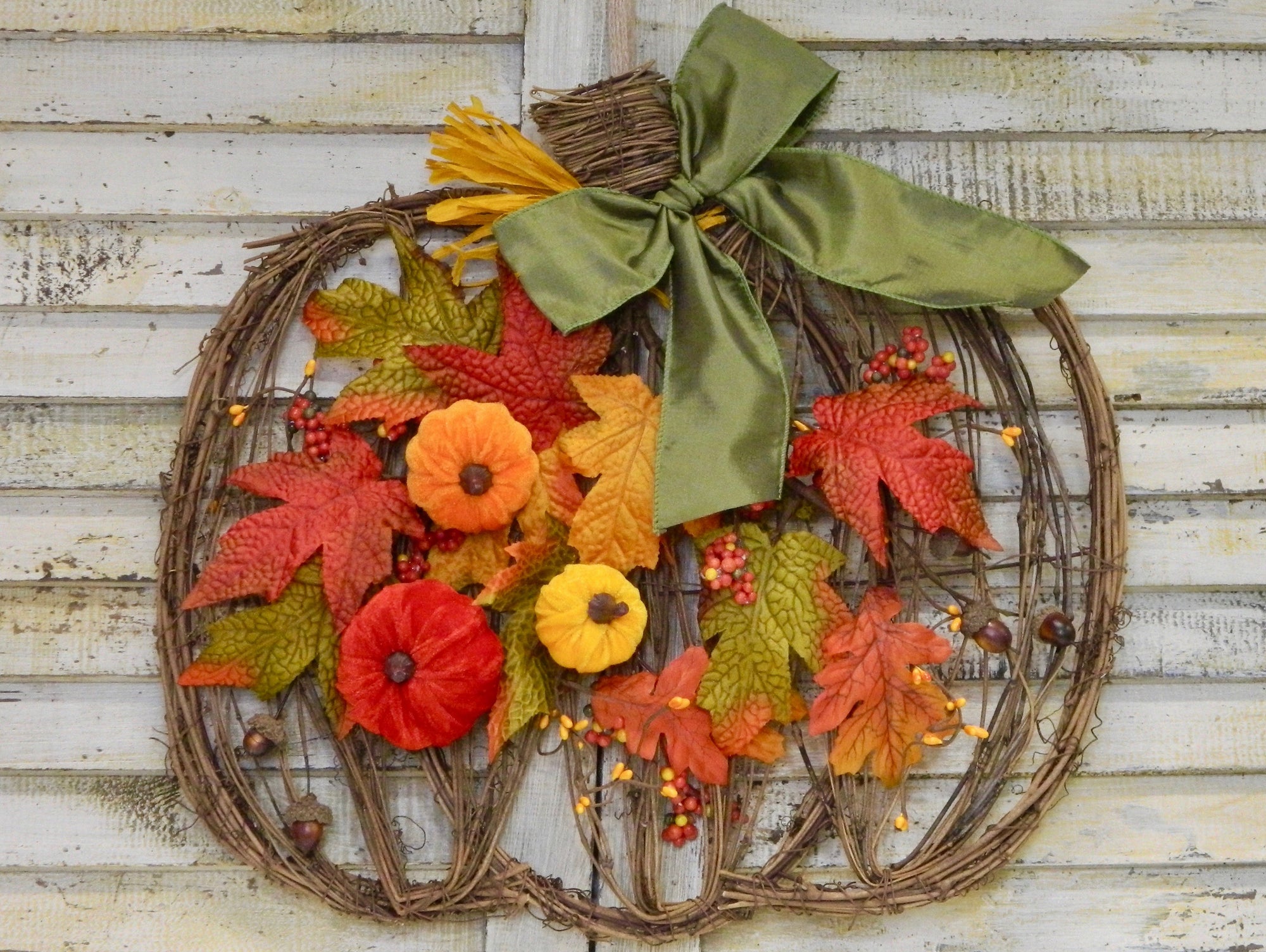 Fall Pumpkin Wreath - Grapevine Wreath with Velvet Pumpkins - Harvest Autumn Door Hanger